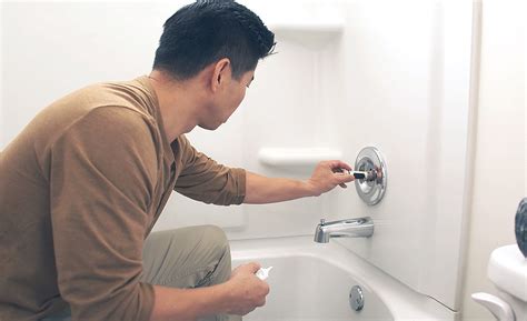 fixing a leaking bathtub faucet|Step